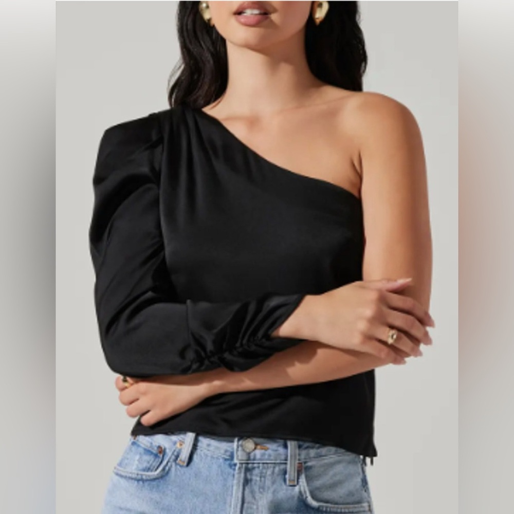 ASTR the Label One Shoulder Puff Sleeve Top – NWT | Size S